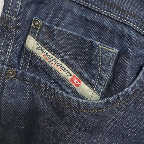 Diesel Larkee Regular Straight - Picture 2 of 7